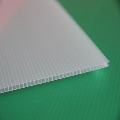 Kern-Kunststoffplatten Soems weiße gewölbte hohle Kunststoffplatte-4x8'