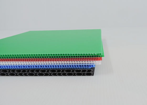 SGS runzelte Plastikschicht-Auflagen geriffelt Polypropelyne-Kunststoffplatten