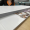Weißes gewelltes Plastci bedeckt beständige Vinyluvfahne der Werbung- im Freien4x8